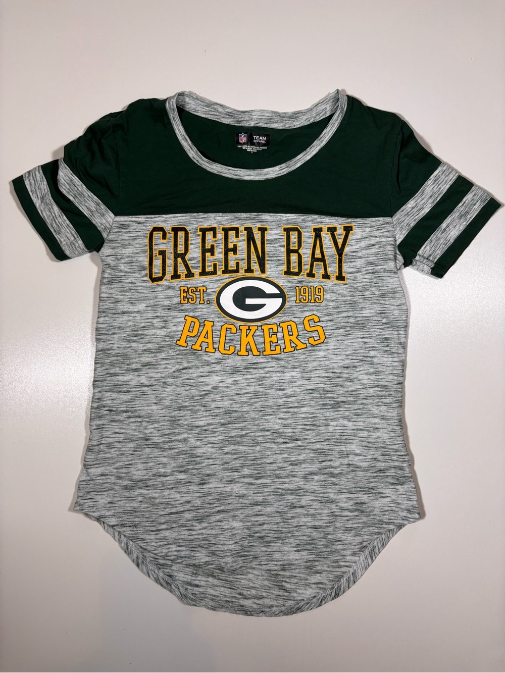 Green Bay Packers Official NFL Team Apparel Women's Small Ringer T-Shirt